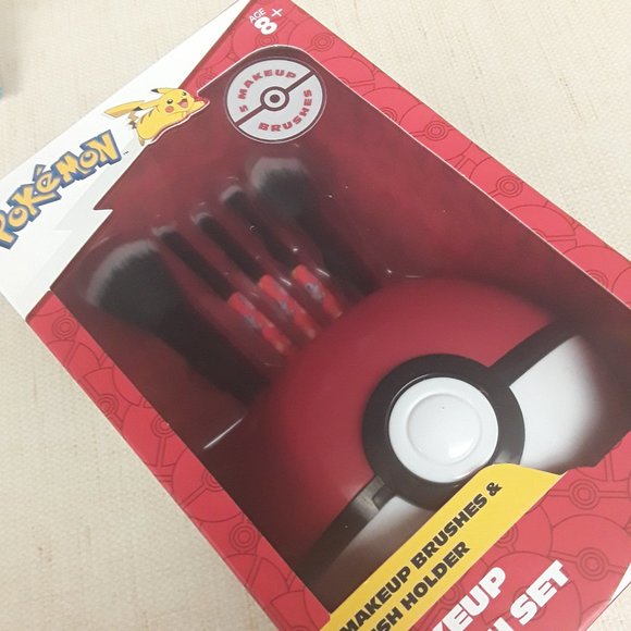 Pokemon Makeup Brush Set New in Box - Picture 3 of 5